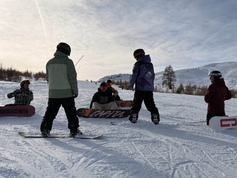 professional snowboard lessons in Montgenèvre
