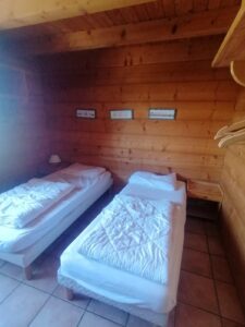 24ff09e5-1571-4439-8b04-28e678bdc30e